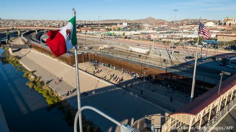 Foto de archivo de uno de los puentes entre México y Estados Unidos.