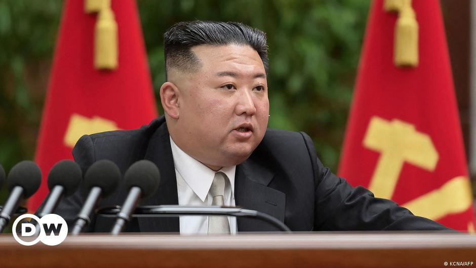 Kim Jong Un stellt Nordkoreas neue Militärziele vor