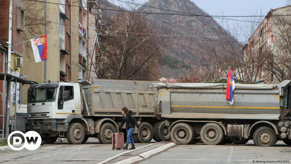 Deutschland fordert militante Kosovo-Serben auf, Sanktionen aufzuheben – DW – 28.12.2022