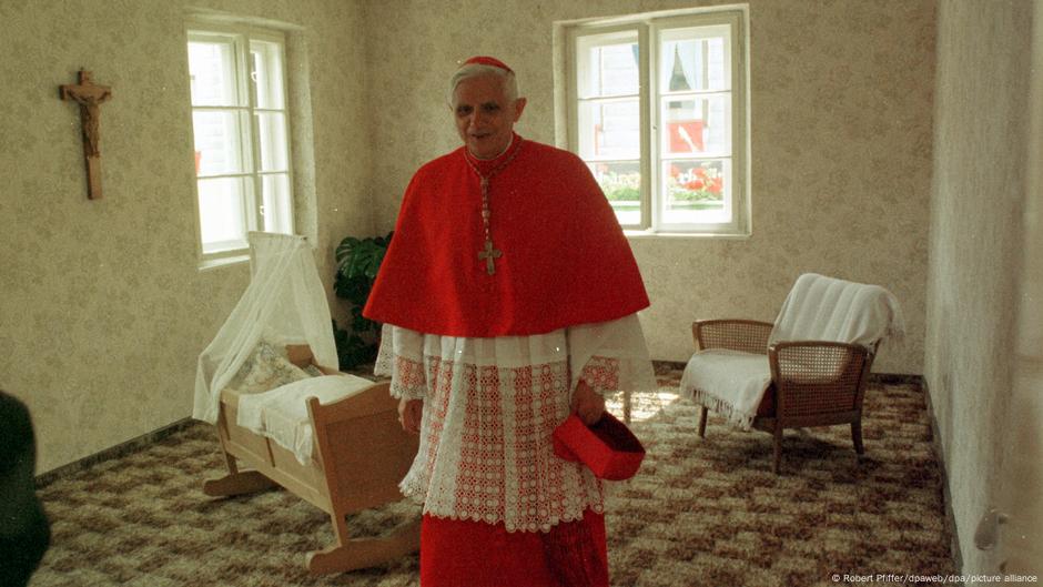 Kao kardinal 1997. u sobi gde je rođen