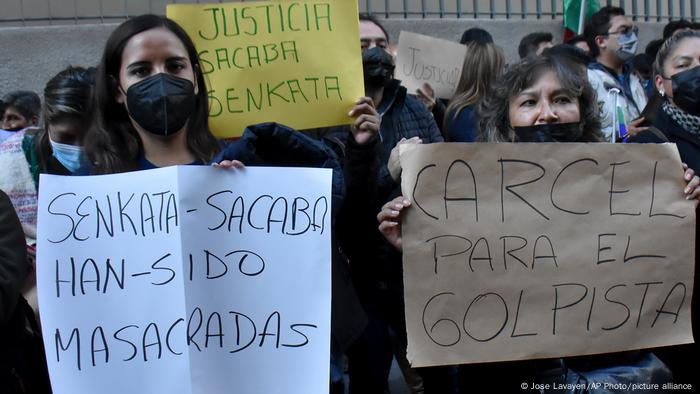 Foto de personas a favor de la captura de Luis Fernando Camacho en Bolivia.