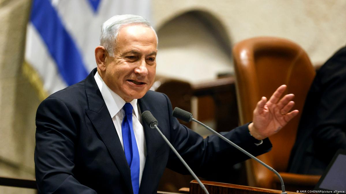 Israel: Netanyahu sworn in as leader of far-right government – DW – 12/29/2022