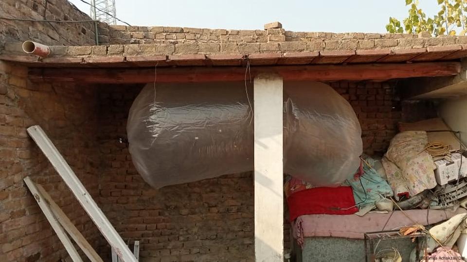 पाकिस्तान में प्लास्टिक की थैलियों में बिक रही है गैस – DW – 29.12.2022