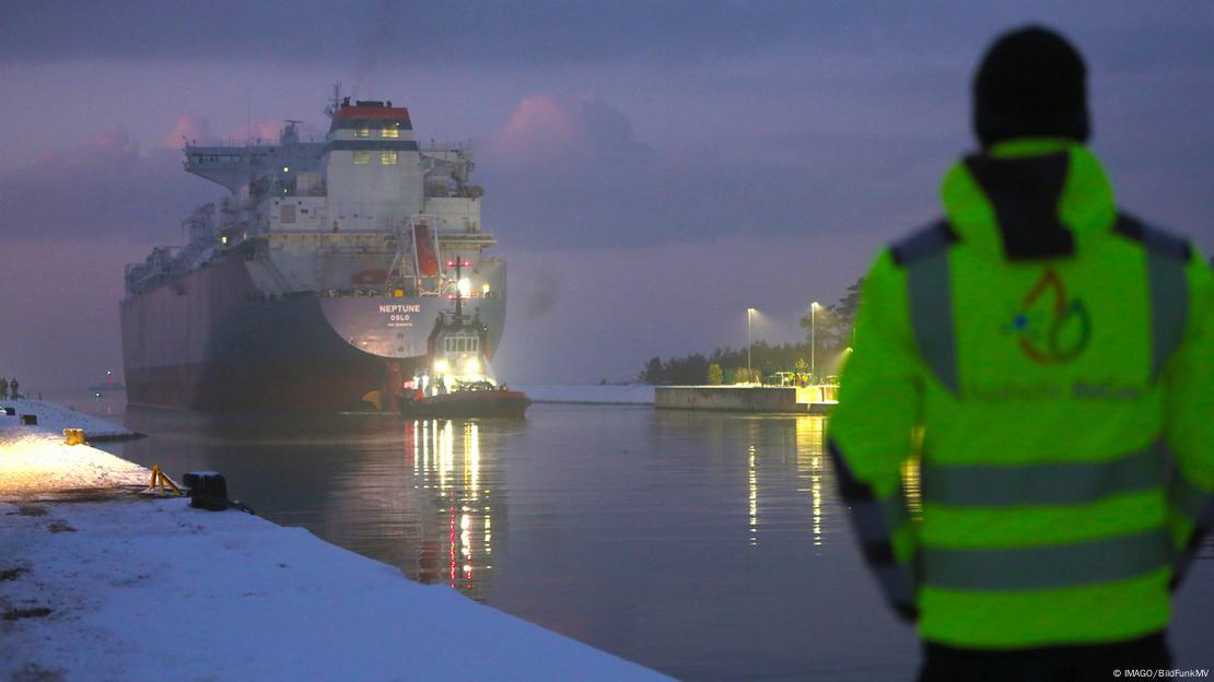 A floating storage and regasification unit arrives at the German industrial harbour Lubmin