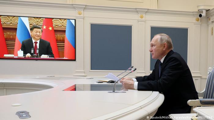 俄罗斯总统普京与中国领导人习近平12月30日举行视频会晤