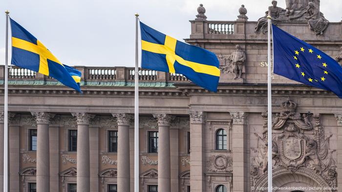 Schweden: Die Flaggen Schwedens und Europas