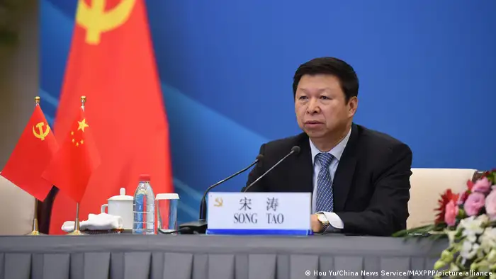 國台辦主任宋濤表示願在堅持「九二共識」、反對「台獨」政治基礎上，推動兩岸關係發展。
