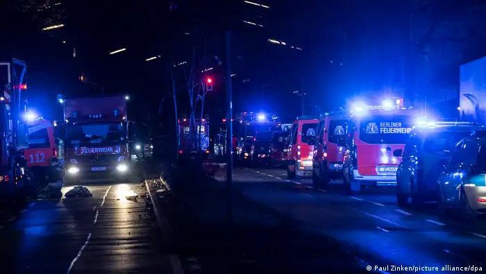 柏林消防部门除夕夜报告了38起消防员遇袭事件