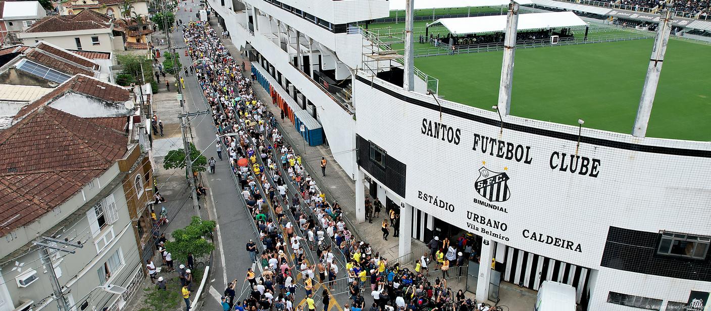 Brazil bids farewell to Pele with 24-hour wake