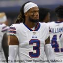 NFL: Bills' Damar Hamlin awake, communicating, doctors say – DW – 01/06/2023