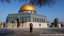 03.01.2023
A visitor takes a selfie next to the Dome of the Rock on the compound known to Muslims as the Noble Sanctuary and to Jews as the Temple Mount, in Jerusalem's Old City January 3, 2023. REUTERS/Ammar Awad REFILE - CORRECTING BUILDING