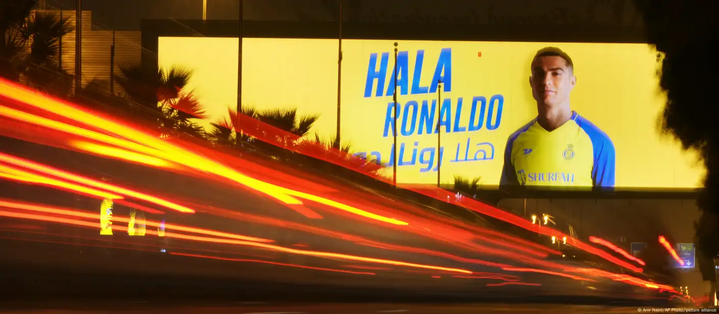 Saudi football club Al Nassr signs Cristiano Ronaldo – DW – 12/30/2022