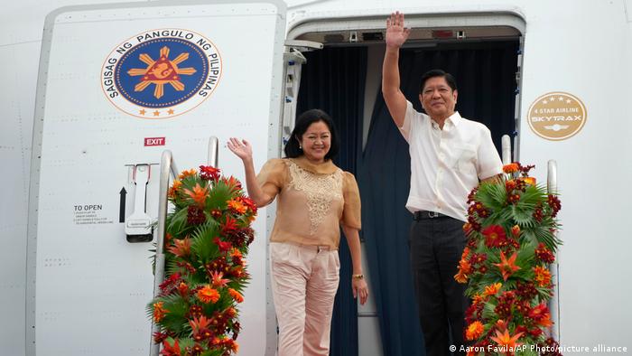 菲律宾总统马科斯3日动身启程对中国展开为期三天的国事访问。
