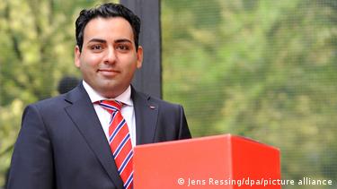 تصویری از دانیال ایلخانیپور، نماینده پارلمان آلمان از حزب سوسیالدموکرات تصویری از دانیال ایلخانیپور، نماینده پارلمان آلمان از حزب سوسیالدموکرات