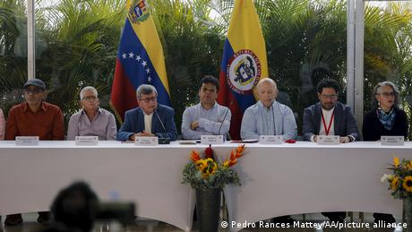 El gobierno colombiano y la guerrilla del ELN realizaron en diciembre en Caracas el primer ciclo de diálogos de paz en Caracas, anunciando la liberación de rehenes y acciones humanitarias, pero sin acordar un cese al fuego. (Archivo: 12.12.2022)