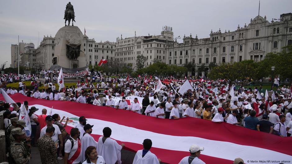 Marchas Por La Paz En Perú Rechazan Violentas Protestas – DW – 04/01/2023