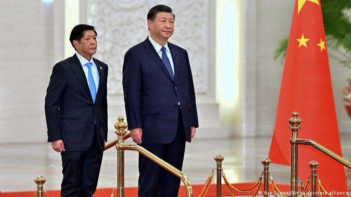 1月4日，小马科斯出访中国，与中国国家主席习近平会面，寻求避开南海的领土争端。