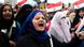 Demonstranten in Kairo halten Flaggen in die Höhe (Foto: AP) Demonstranten in Kairo halten Flaggen in die Höhe (Foto: AP)