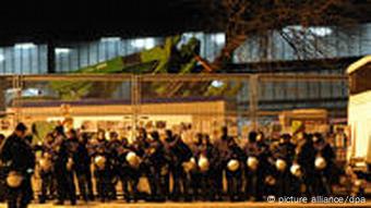 Großaufgebot der Polizei (Foto: dpa)