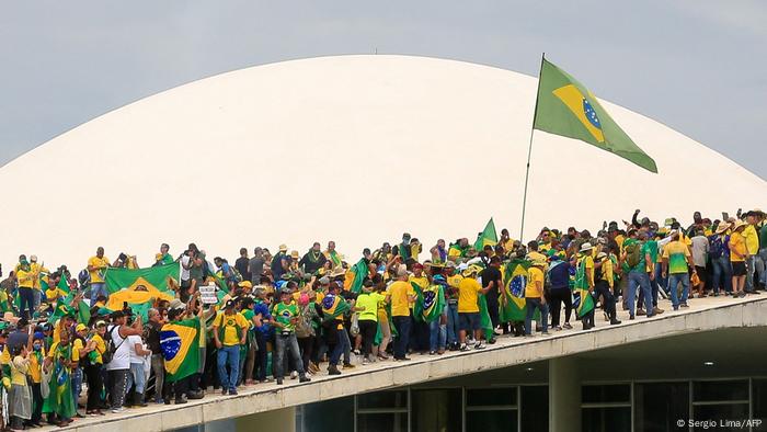 Bolsonaro supporters attack Congress