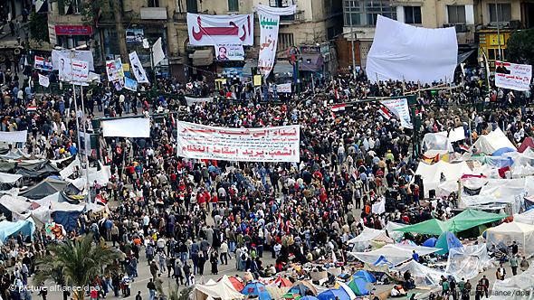 Tausende Demonstranten auf dem Tahrir-Platz in Kairo (Foto: dpa)