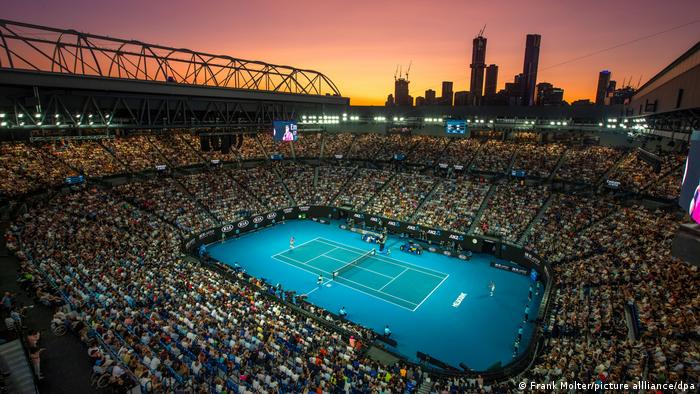 Rod-Laver-Arena in Melbourne bei Sonnenuntergang