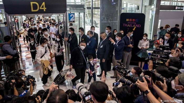 1月9日抵达泰国的中国游客引起当地媒体的关注