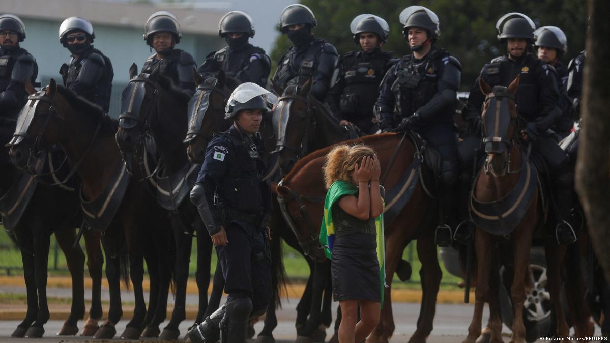 MP vai apurar atua&ccedil;&atilde;o da pol&iacute;cia durante ataques em Bras&iacute;lia &ndash; DW &ndash;  09/01/2023