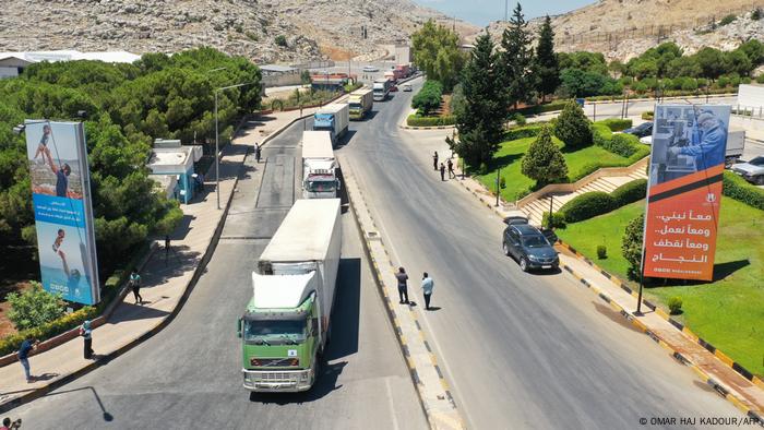 Bab al-Hawa është i vetmi vendkalim kufitar i cili lejohet të përdoret nga OKB-ja për të dërguar ndihma nga Turqia në Siri