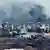 سحب الدخان تتكاثف على خط المواجهة بين القوات الأوكرانية والروسية في مدينة سوليدار (5/1/2023)