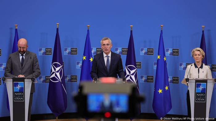 Ursula von der Leyen, presidenta de la Comisión Europea, Jens Stoltenberg, secretario general de la OTAN, y Charles Michel, presidente del Consejo Europeo.
