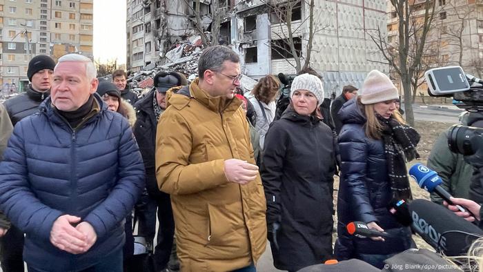 Foto de visita de Annalena Baerbock a Járkov