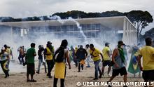 Supporters of Brazil's former President Jair Bolsonaro demonstrate against President Luiz Inacio Lula da Silva, outside Planalto Palace in Brasilia, Brazil, January 8, 2023. REUTERS/Ueslei Marcelino