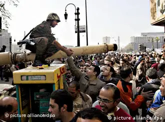 穆巴拉克周四发表讲话后，埃及民众继续抗议活动