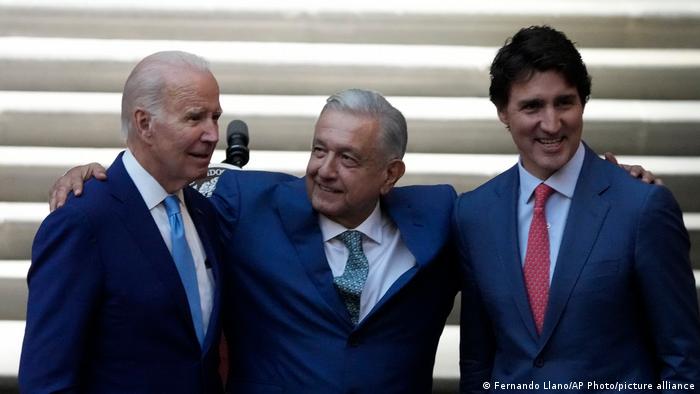 El presidente estadounidense, Biden, el presidente mexicano, López Obrador, y el primer ministro canadiense, Trudeau, en la Cumbre de América del Norte.