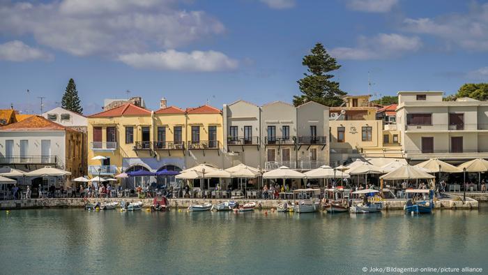 Blick auf den Venezianischen Hafen in Rethymno, Kreta
