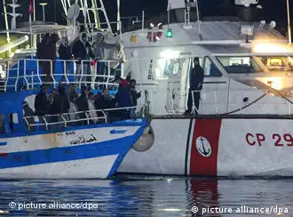 L'Italie a déclaré l'état d'urgence humanitaire après l'arrivée de milliers de Tunisiens à Lampedusa