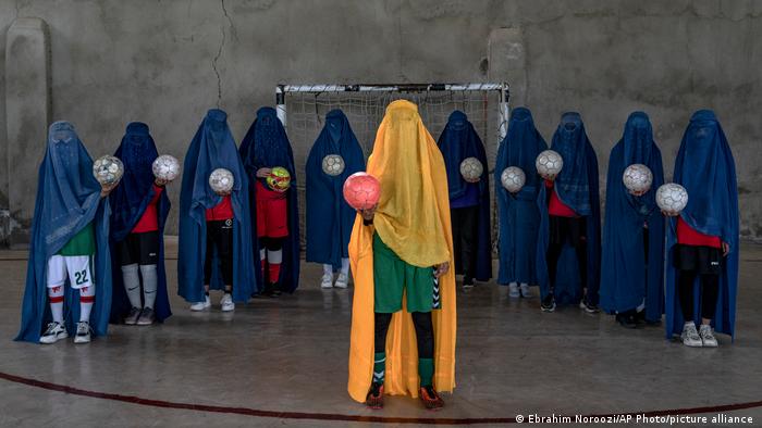 Снимка: Талибаните в Афганистан: жената няма право да спортува