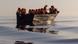 Βάρκα με μετανάστες στα ανοιχτά της Λαμπερντούζα