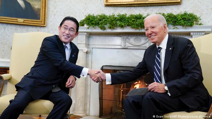 圖為1月13日岸田文雄與美國總統拜登於白宮見面。