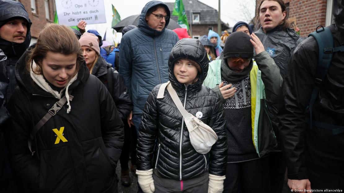 Greta Thunberg among activists in a visit to Lützerath
