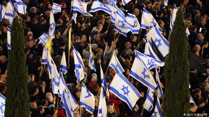 Zehntausende demonstrieren in Tel Aviv gegen geplante Justizreform