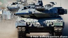 Tenk Leopard 2 A6 u vožnji