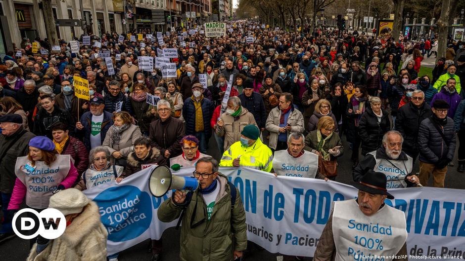 Miles de sanitarios en huelga en Madrid – DW – 15/01/2023