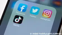 The logos of mobile apps Facebook, Twitter, Instagram and TikTok, are displayed on a screen in Tokyo, Japan, August 3, 2022. PUBLICATIONxNOTxINxJPN , aflo_195143986.JPG, 