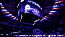 16.01.2023
The Toronto Raptors look on as Dr. Martin Luther King Jr. is remembered before an NBA basketball game against the New York Knicks on Monday, Jan. 16, 2023, in New York. (AP Photo/Adam Hunger)