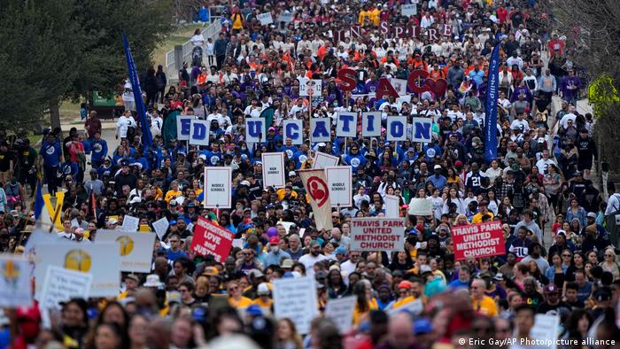 USA San Antonio | Marsch zur Ehrung von Martin Luther King Jr.