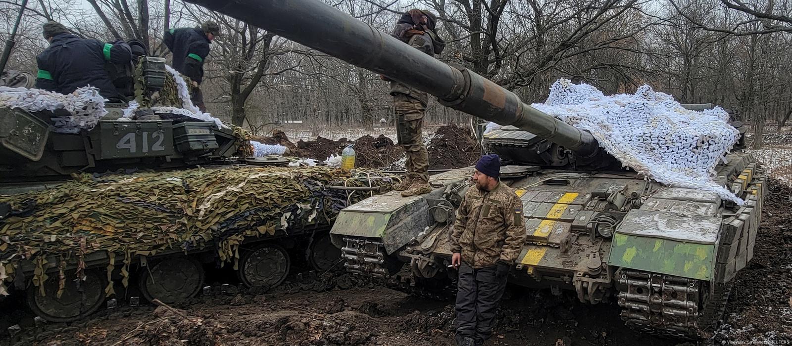 Ukraine updates: Zelenskyy calls for fast tank deliveries