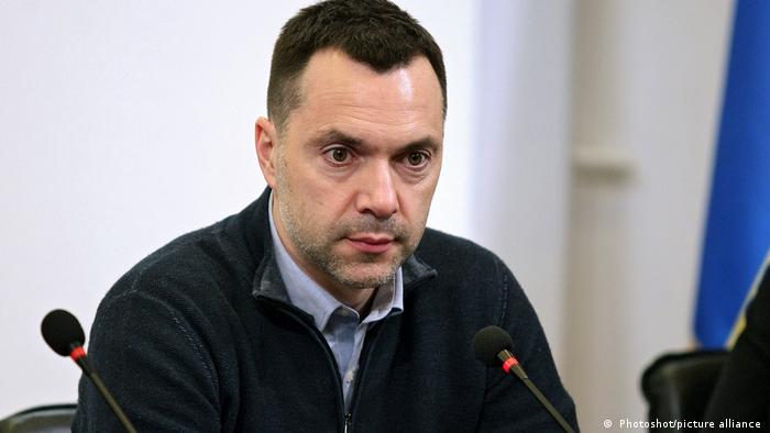 Nach einer Welle der Empörung hat der Berater im ukrainischen Präsidentenbüro, Olexij Arestowytsch, gekündigt