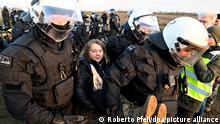 La Policía alemana se lleva detenida a Greta Thunberg.